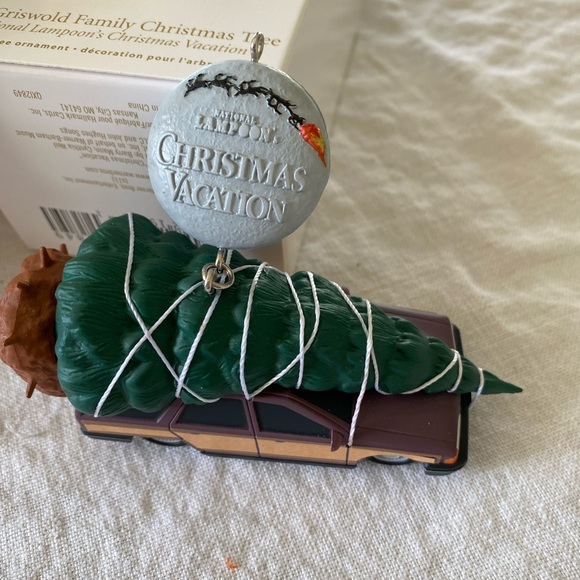 Griswold Family Christmas Tree’11** - Picture 3 of 9